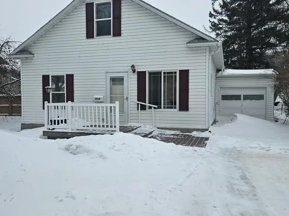 1510 N 4th St, Grand Forks, ND 58203