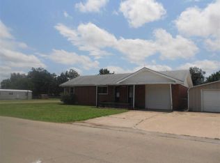 1445 E Oak St, Cushing, OK 74023
