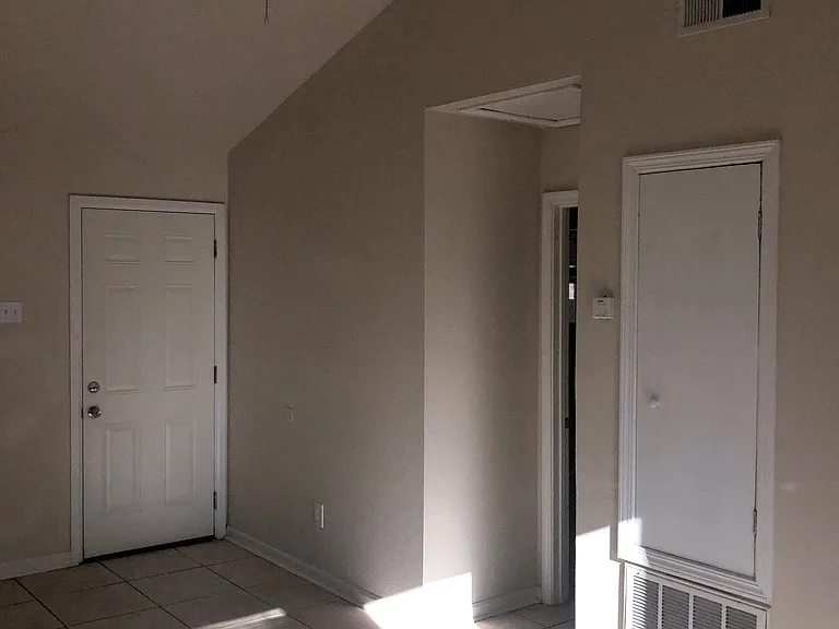 2406 Dubreuil St — Photo 14