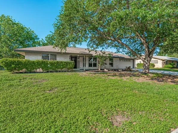654 Richfield, Windcrest, TX 78239