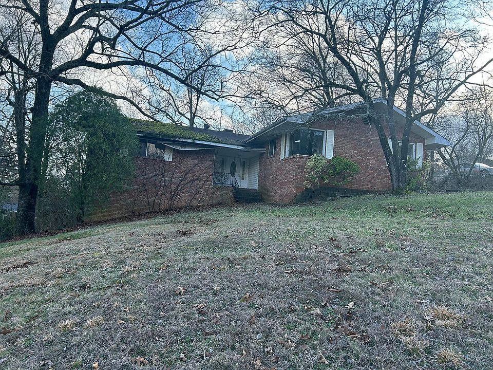 1st image of 410 Paragon Dr