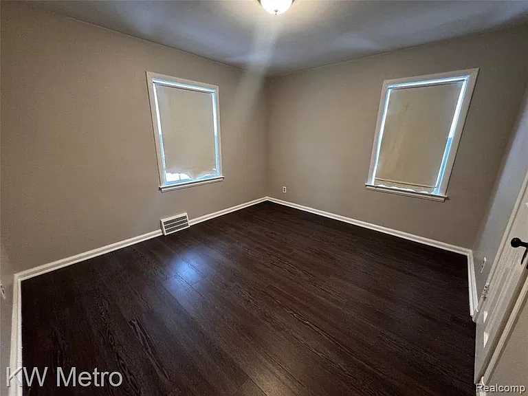 1305 Collegewood Dr — Photo 10