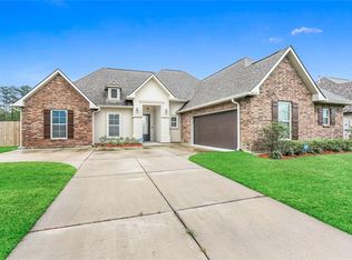 685 English Oak Dr, Madisonville, LA 70447
