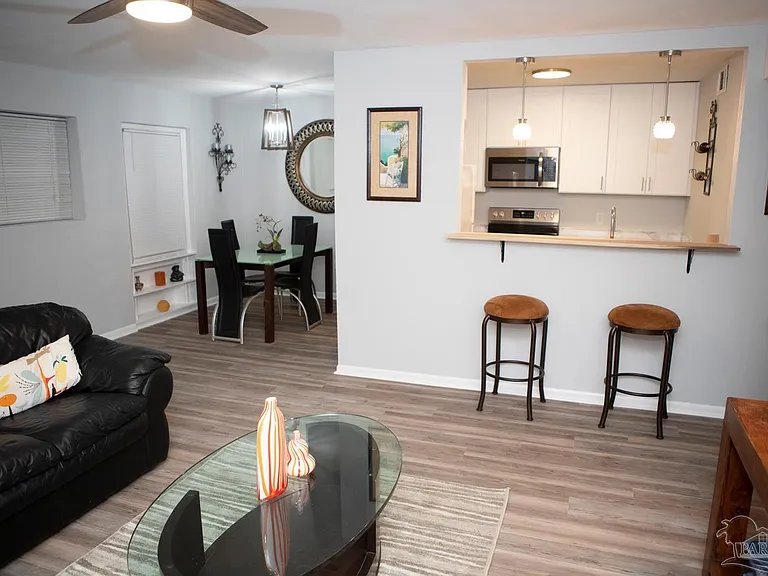 300 Bayou Blvd #106 — Photo 6