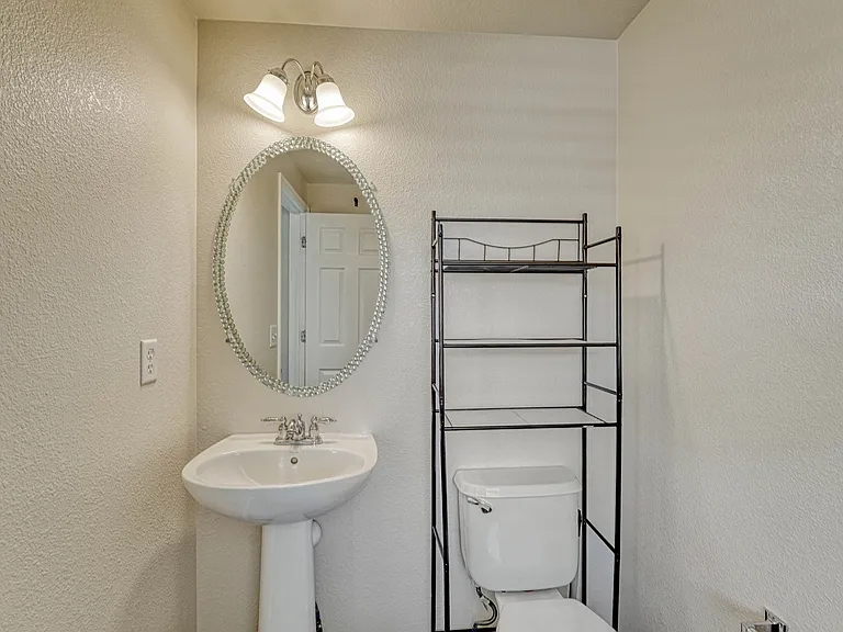 2613 S Killarney Ct — Photo 21