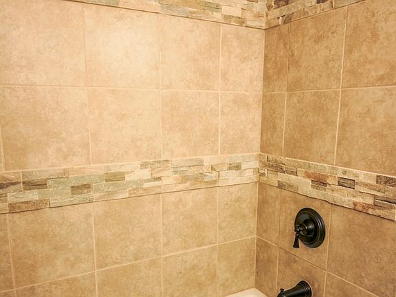 3rd image of 3551 Canterbury Dr