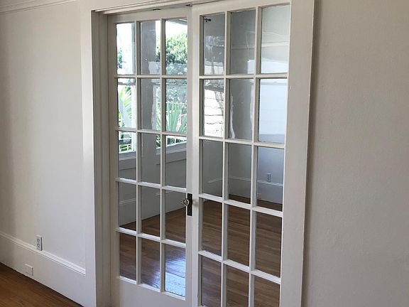 3rd image of 161 Dolores St APT 3