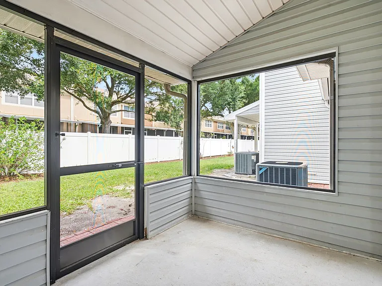 8511 J R Manor Dr — Photo 39