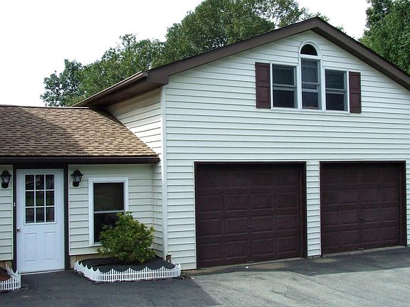 3rd image of 1217 Silver Fox Dr
