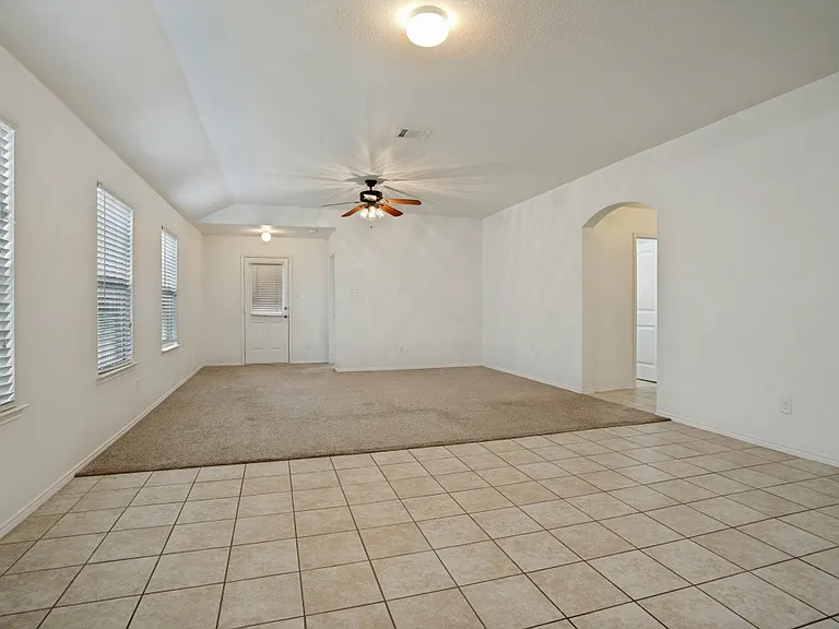 1106 Nickel St — Photo 6
