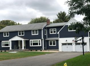 82 Waterside Ln, West Hartford, CT 06107