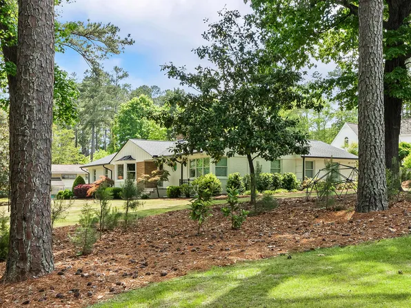 100 W Lakeside Dr, Fuquay Varina, NC 27526
