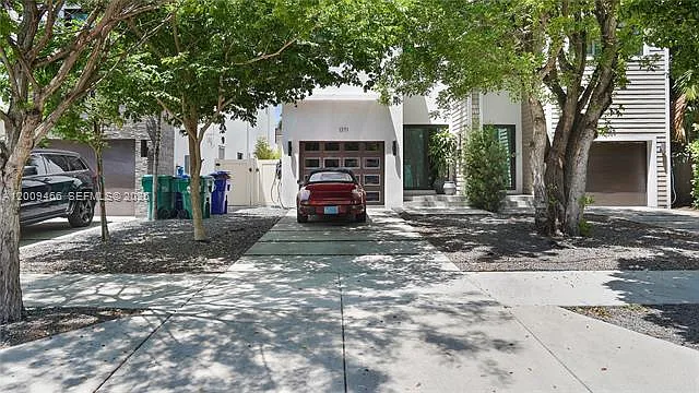 1371 SW 22nd Ter — Photo 7