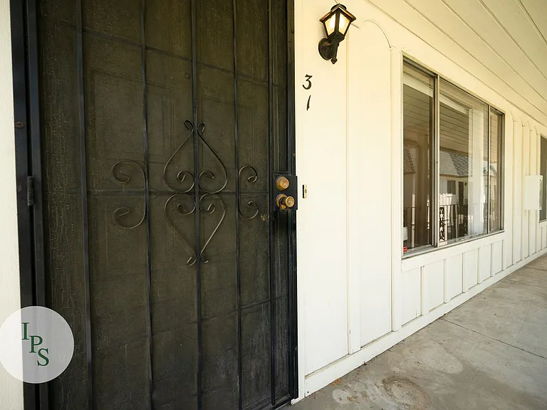 5090 N Roosevelt Ave #31 — Photo 3
