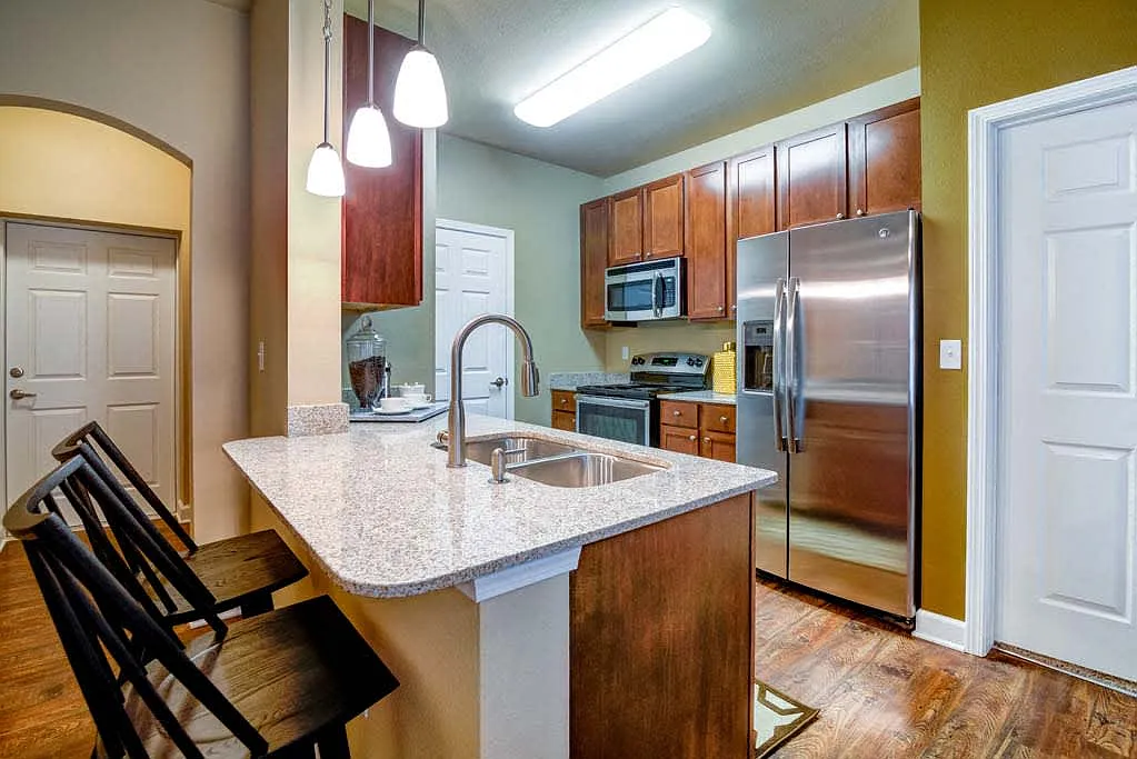 The Retreat Apartment Homes — Photo 2