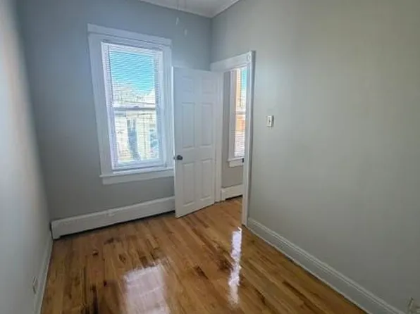 212 Plainfield Avenue image 9 of 14