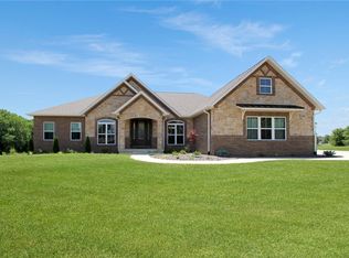 13982 E County Road 720n, Charleston, IL 61920