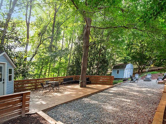 5th image of 4104 Pickwick Dr