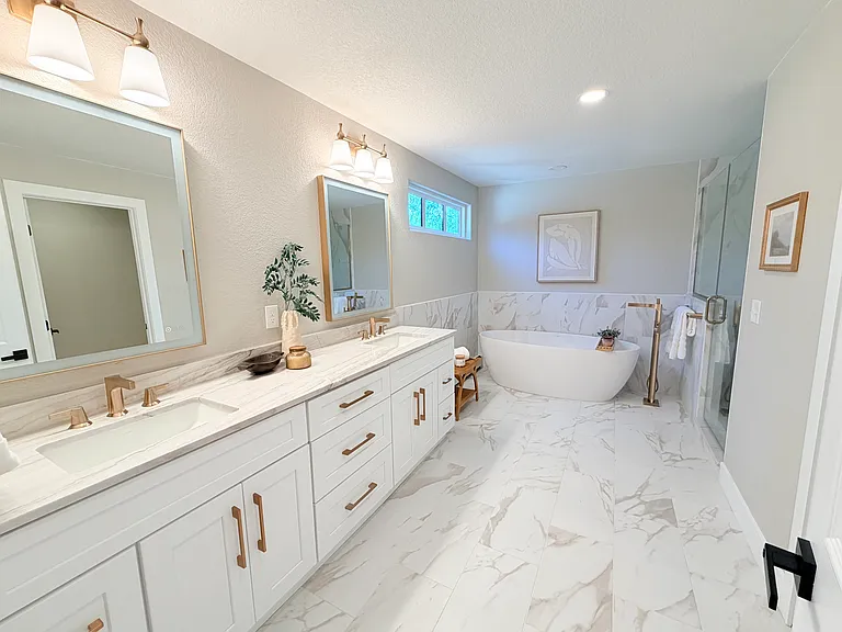 Primary 5 piece bathroom