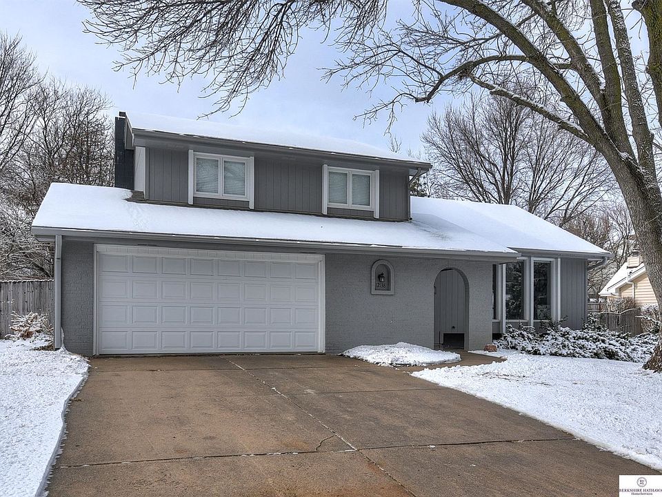 1st image of 12138 Parker Cir