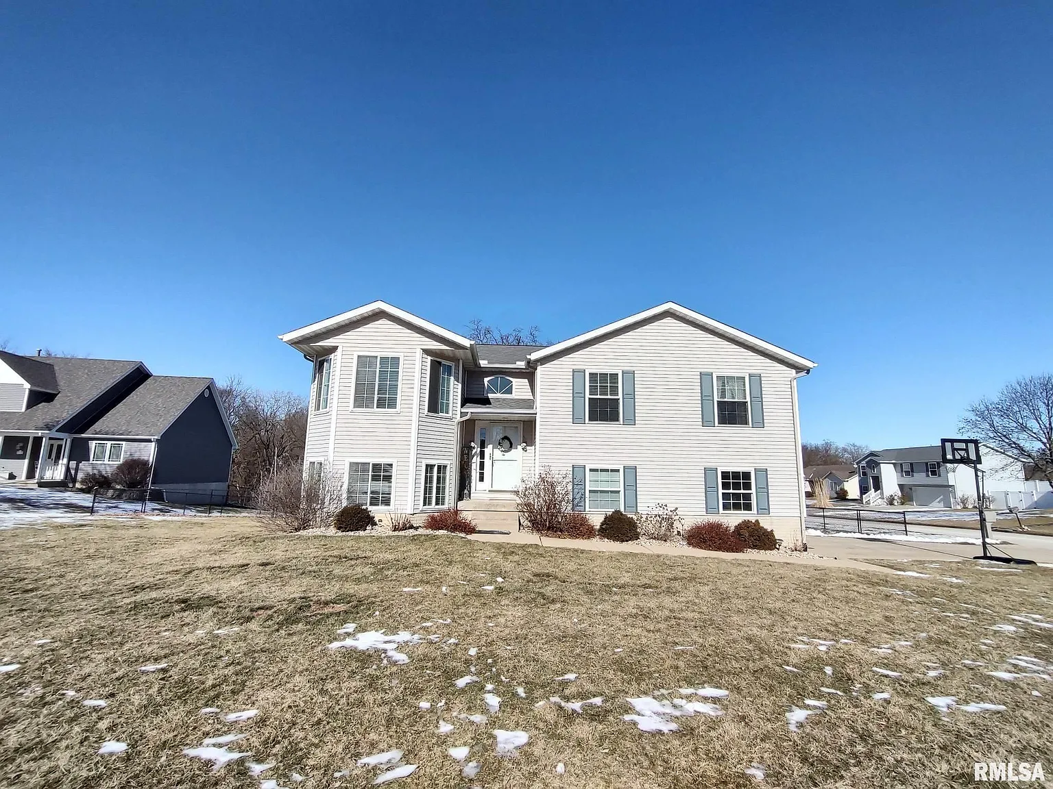 112 Field Ct photo 1
