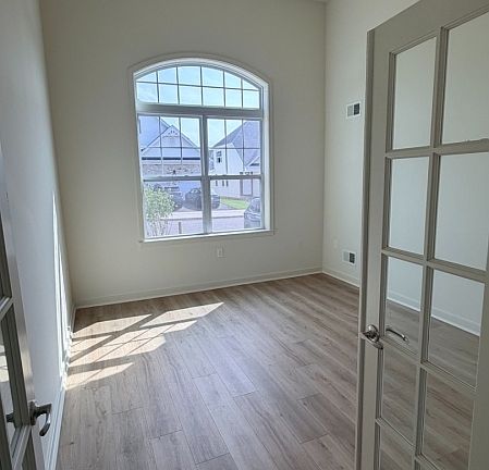 3rd image of 77 Norton Rd