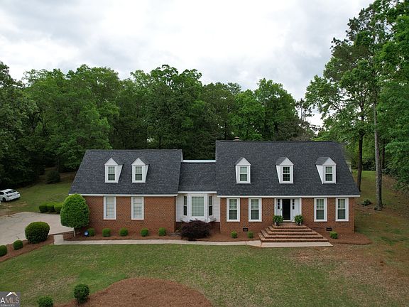 2nd image of 120 Mill Race Rd