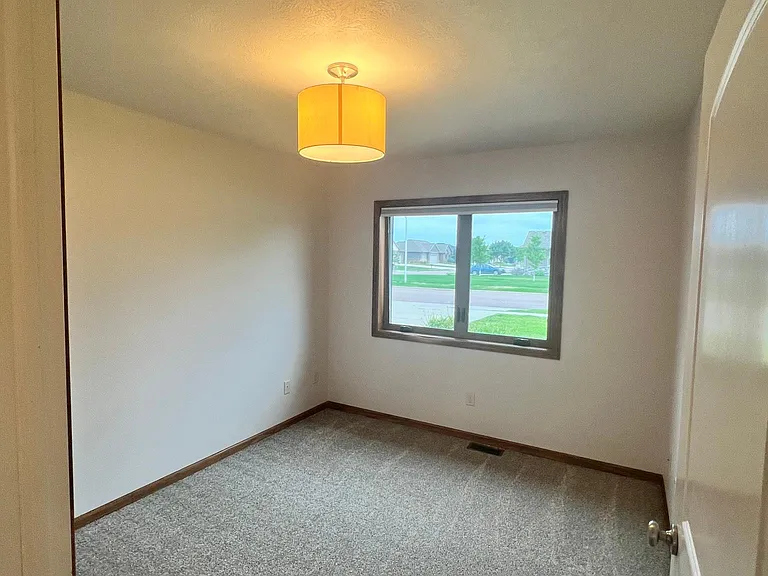 2605 W Sudbury St — Photo 16
