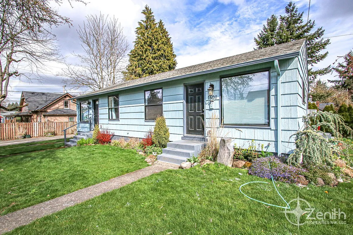 Building Photo - 1601 Esther St #1601