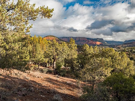 4th image of 150 Chimney Rock Trl