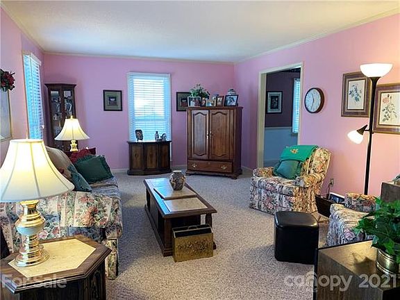 4th image of 132 Wellington Dr