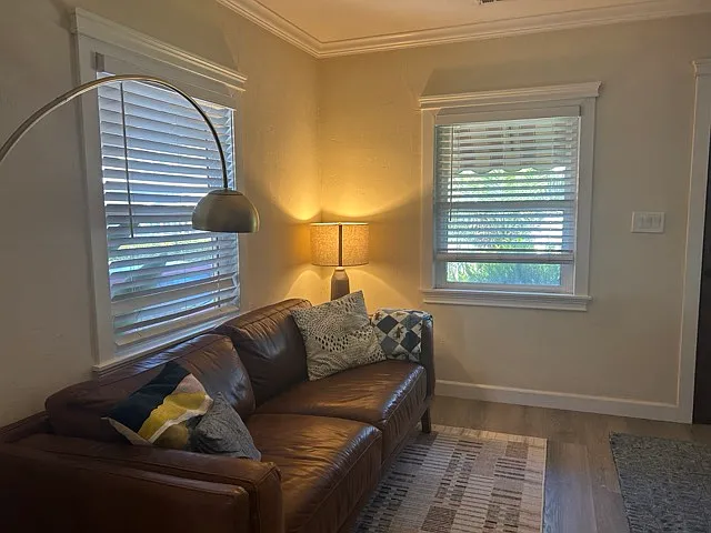 2 bed, 1000 sqft, $2,000 — Photo 3