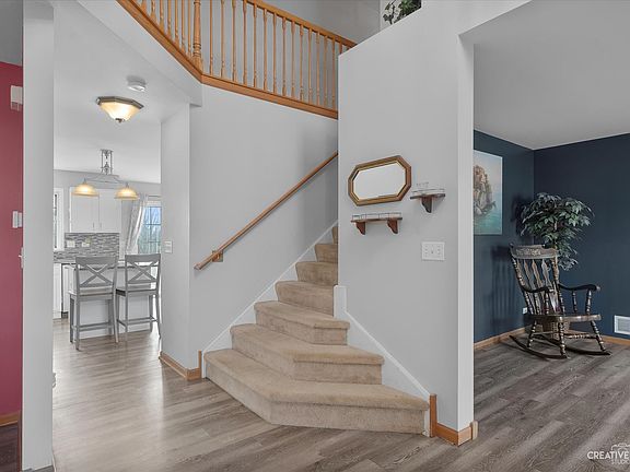3rd image of 381 Horizon Ln