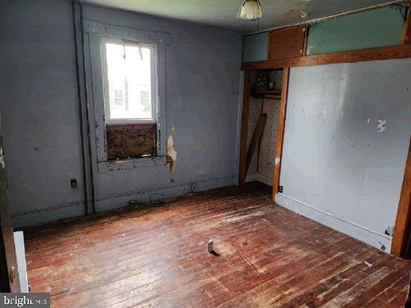 3rd image of 521 W Main St