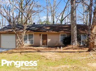 931 Hemingway Rd, Stone Mountain, GA 30088