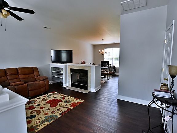 4th image of 2388 Loch Stone Dr