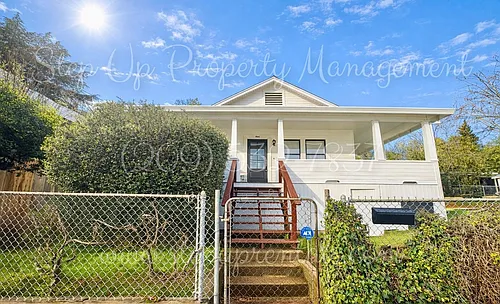 604 Olive St Photo 1