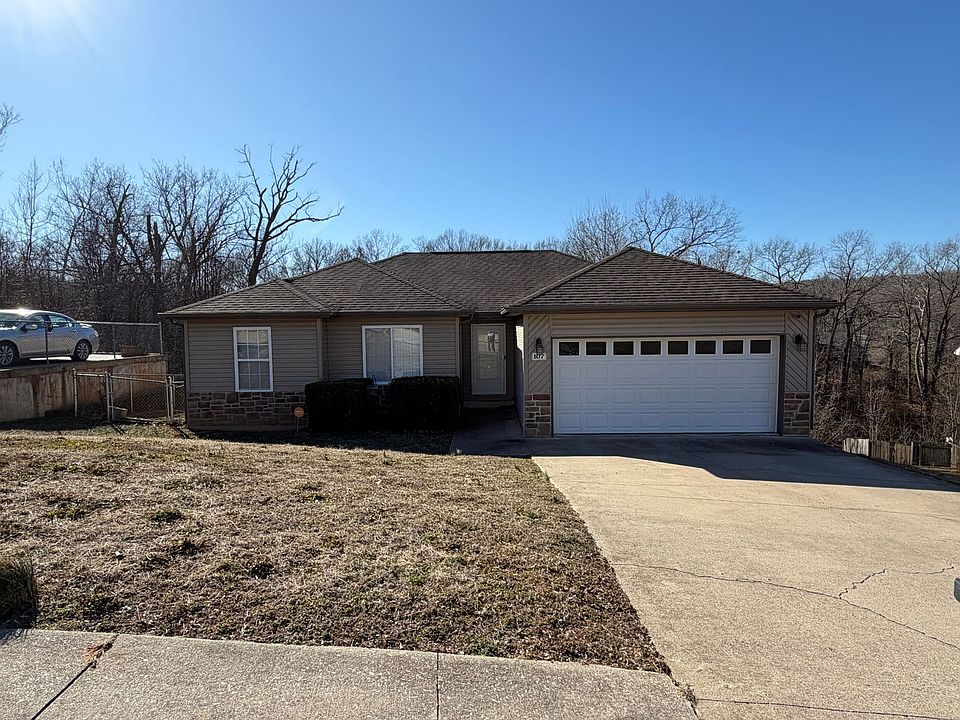 1st image of 107 Lakeview Ct