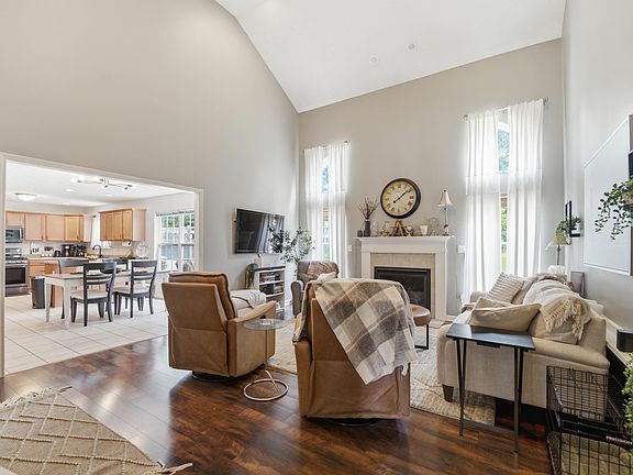 3rd image of 4411 Stergen Dr