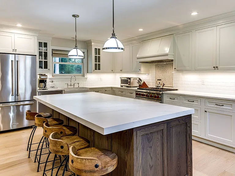 10 Villa Ave — Photo 4