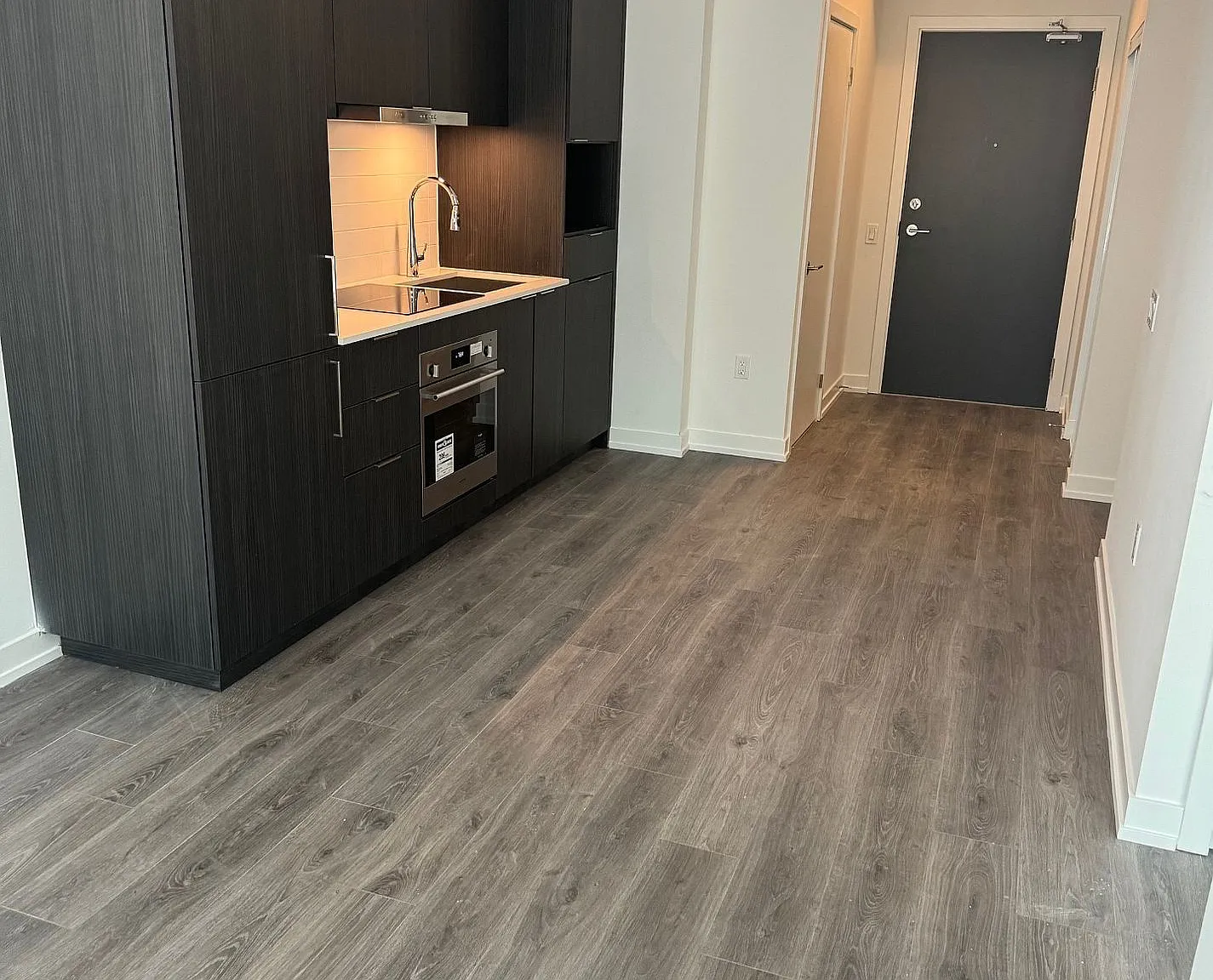 1 bed, $2,300 — Photo 2