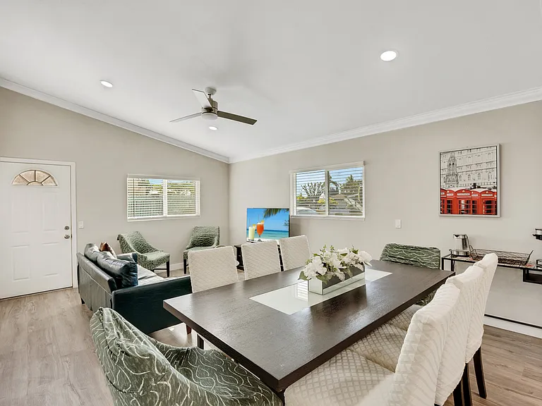 10462 Poona Dr — Photo 32