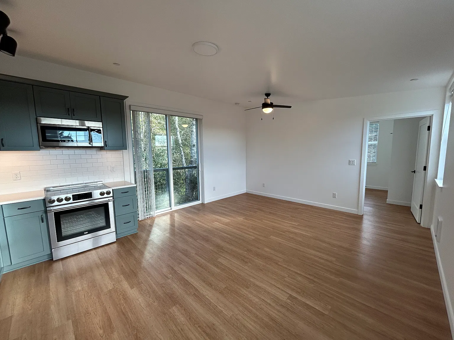 Canal House — Photo 1