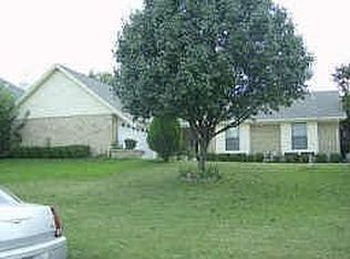 5462 Charlott St, Fort Worth, TX 76112