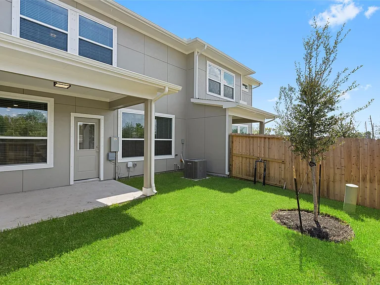 3015 Dovedale St — Photo 22