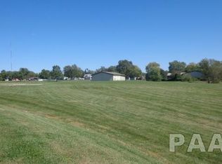 303 Veterans Ln, Creve Coeur, IL