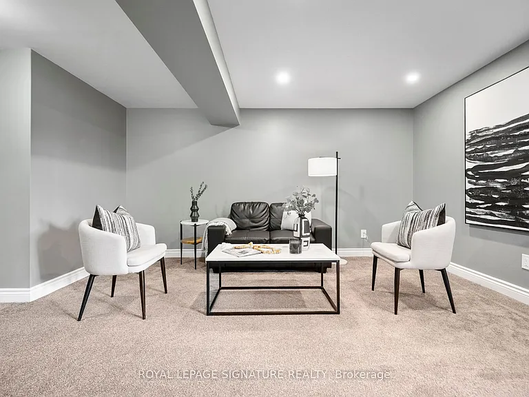 61 Thames Way — Photo 40