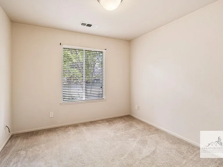 3426 W Dovewood Ave — Photo 5