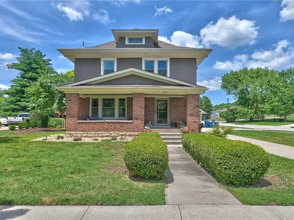202 W Franklin St, Liberty, MO 64068