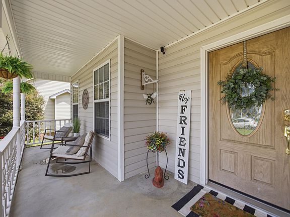 4th image of 5773 Sarah Dr